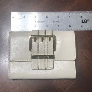 Micheal kors white wallet
